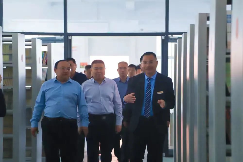 博观约取求成长，学无止境促发展 – 菏泽交通集团党委书记、董事长一行赴临沂华大教育集团考察插图2
