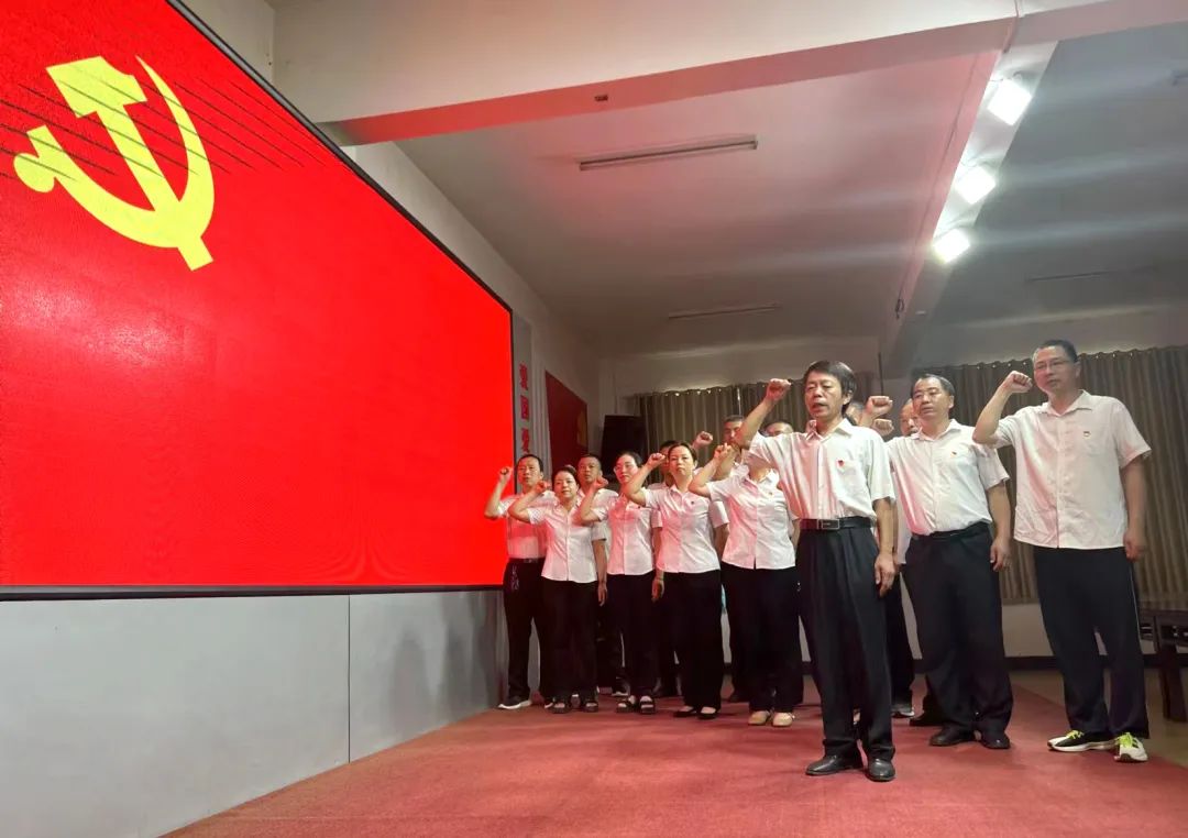 菏泽市交通高级技工学校党支部开展迎“七一”主题党日教育活动插图3 菏泽市交通高级技工学校党支部开展迎“七一”主题党日教育活动插图3