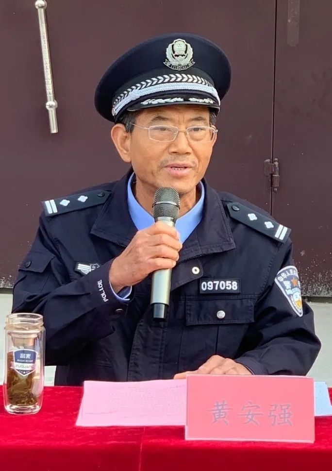 青春与法携手，共建美好未来 – 菏泽市交通高级技工学校举行“与法同行，青春多彩”法制报告会插图2