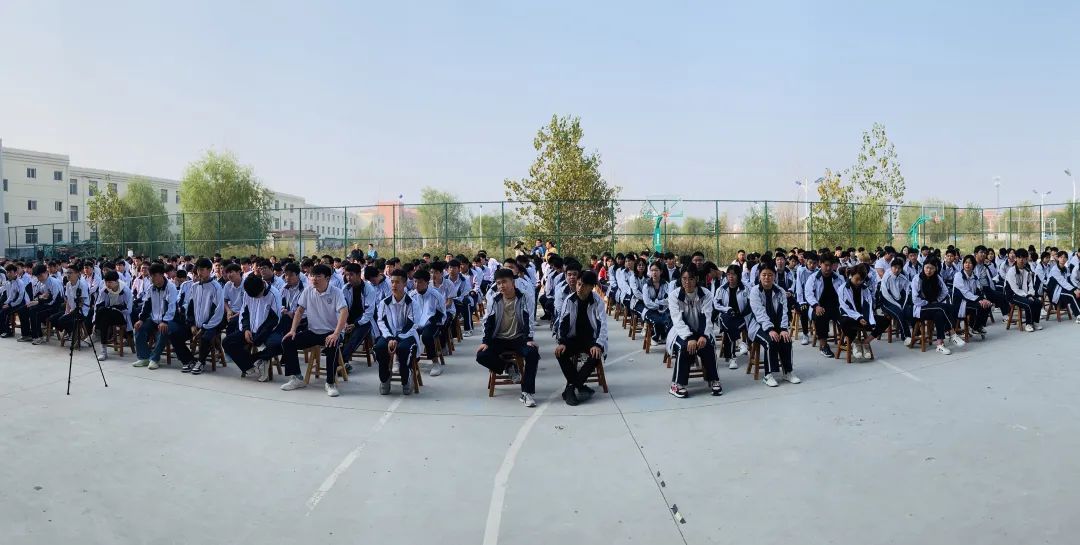 青春与法携手，共建美好未来 – 菏泽市交通高级技工学校举行“与法同行，青春多彩”法制报告会插图3