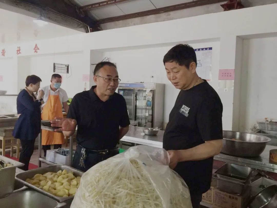 菏泽交通集团有限公司安全督导组深入高级技校检查督导安全生产工作插图3