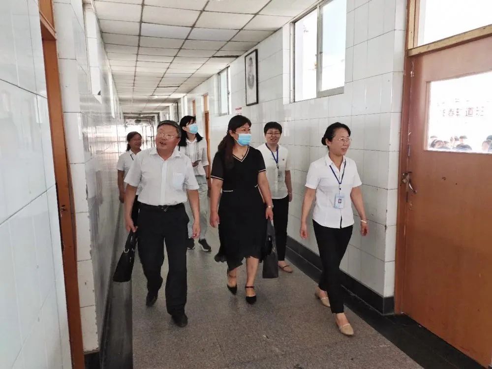 省教育厅督导小组到我校开展疫情防控“回头看”工作插图2 省教育厅督导小组到我校开展疫情防控“回头看”工作插图2