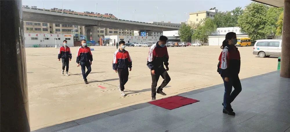 菏泽市交通高级技工学校 – 疫情防控演练插图10 菏泽市交通高级技工学校 – 疫情防控演练插图10