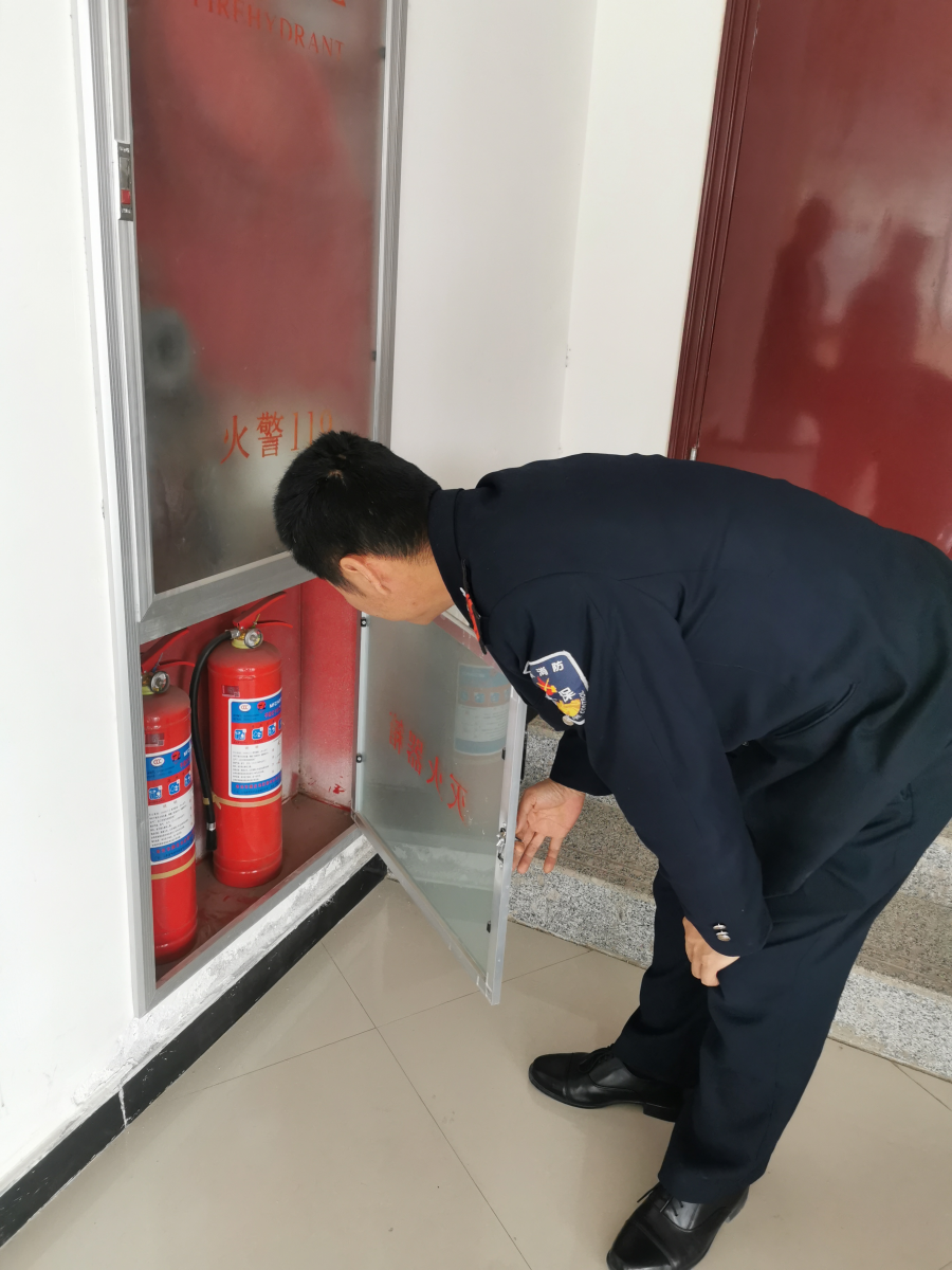 以督促建 平安校园 – 集团安全督导小组到我校检查插图8 以督促建 平安校园 – 集团安全督导小组到我校检查插图8