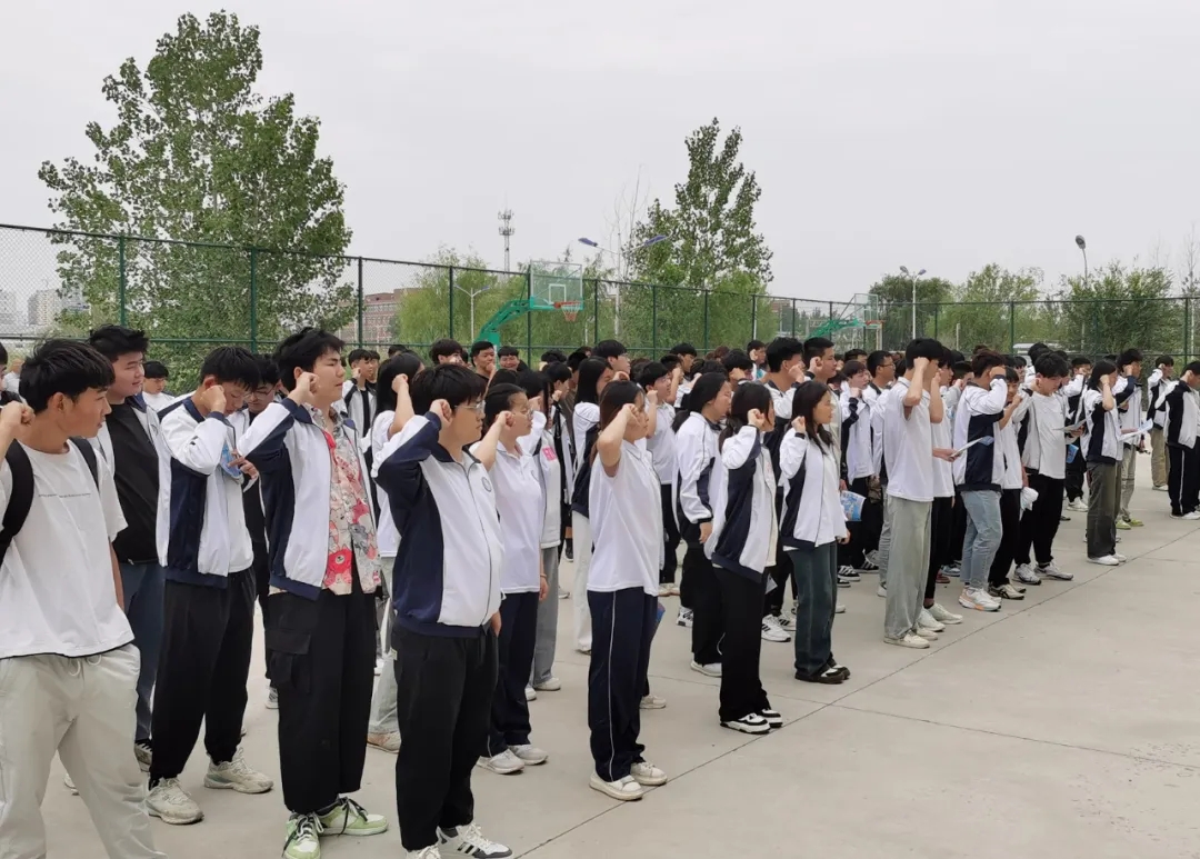 预防溺水,人人有责 – 菏泽市交通高级技工学校开展防溺水安全教育宣传活动插图2 预防溺水,人人有责 – 菏泽市交通高级技工学校开展防溺水安全教育宣传活动插图2