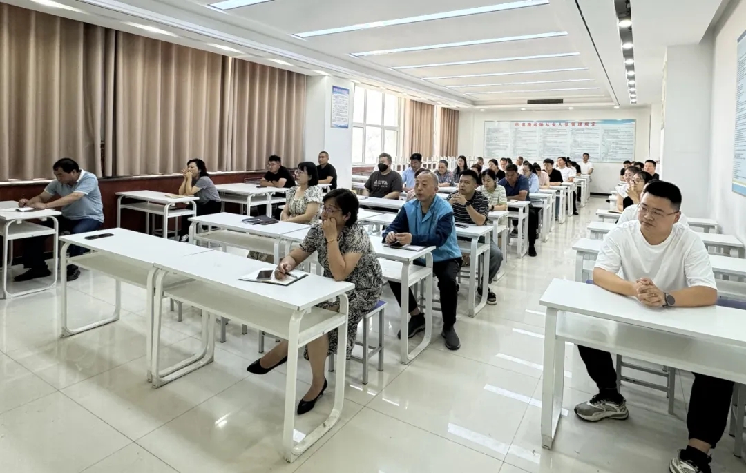 强化安全培训，提升安全意识 – 菏泽市交通高级技工学校开展教职工安全生产教育培训活动插图